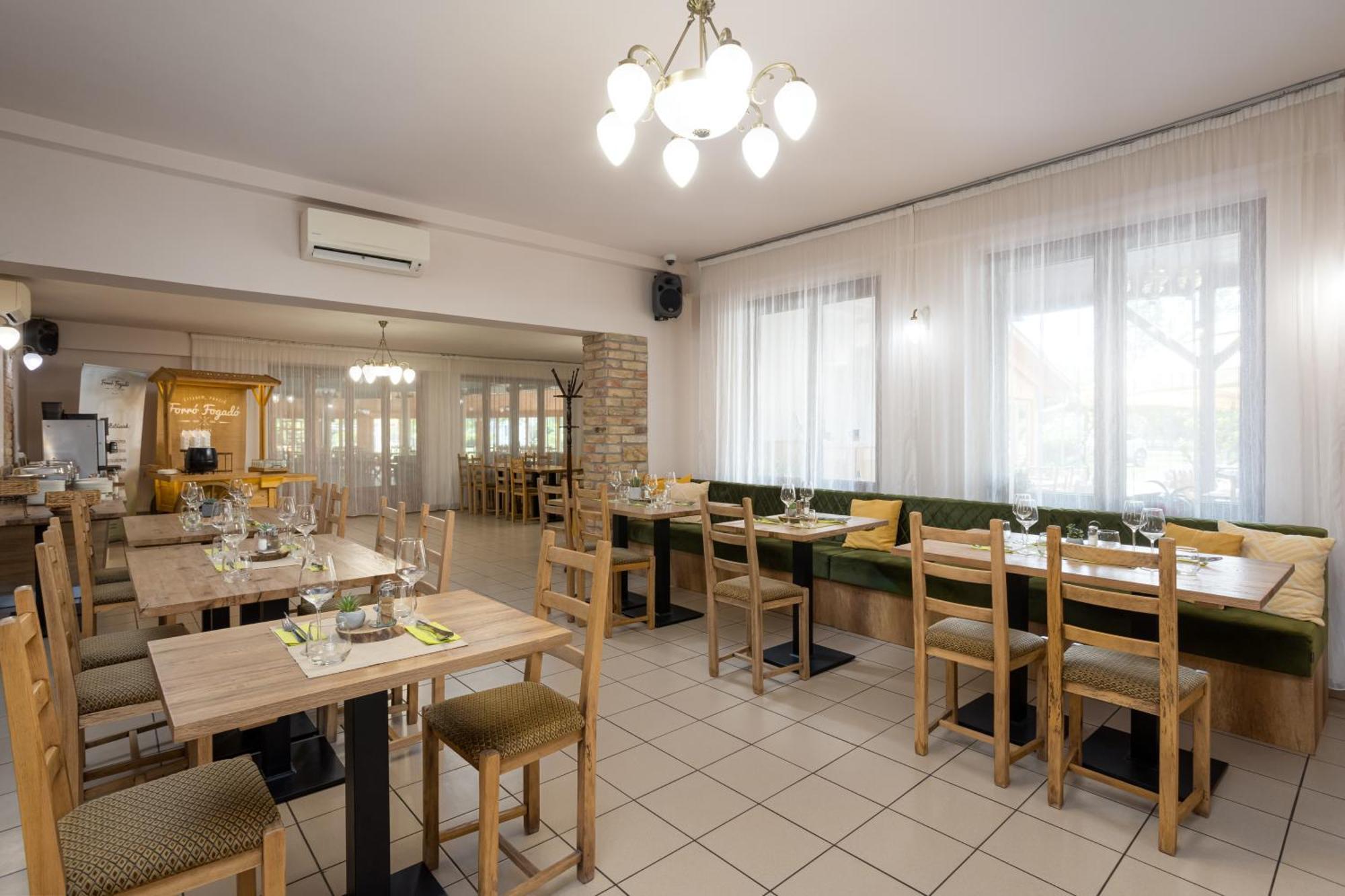 فندق Forro Fogado & Bauer Bistro Roszke المظهر الخارجي الصورة